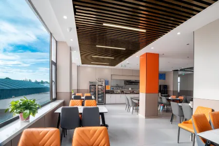 Golmud Molandi Hotel Отели рядом со станцией Golmud Railway Station