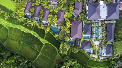 Dwaraka The Royal Villas Hotel dekat Satria Agrowisata