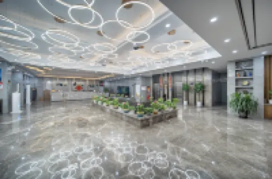 Tekesi Phoenix International Hotel