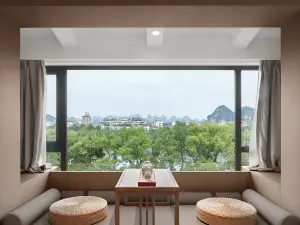 Yicheng Hotel (Guilin Liangjiang Sihu East and West Lane)