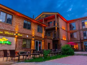 Fengning Western Meadow Resort · Xitan Town Homestay (Datan Branch)