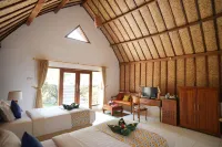 Coco Resort Penida Hotels near Kelingking Beach