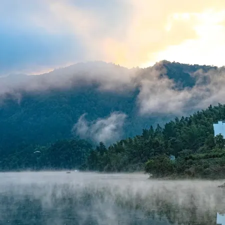 Hongcun Yunshan mountain scenery house