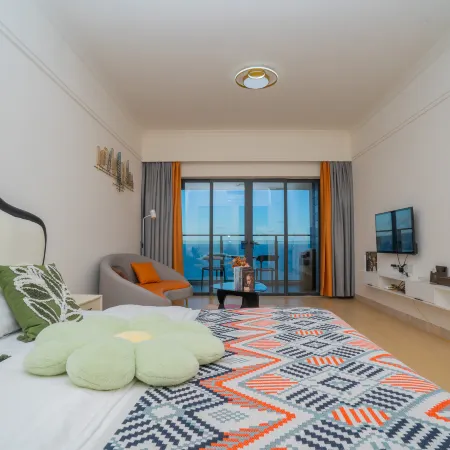 Yangjiang Hailing Island Poly Shili Yintan Fourth Quarter Holiday Apartment