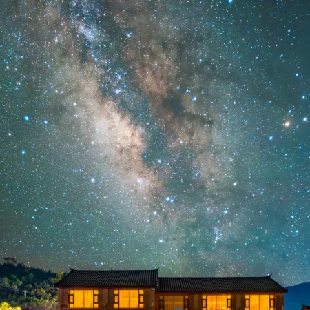 Lugu Lake Scenic Area Yinman · Full Lake View Starry Sky Theme Vacation Apartment