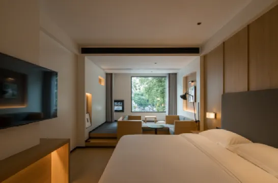 SFEEL Designer Hotel (Chengdu Shuhan Road Jinsha Ruins Branch) Hotels in der Nähe von Huangzhong Culture Square