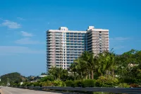 Huidong Twin moon bay  Peninsula Hotel Hotels in 