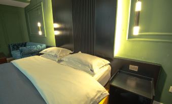 Lanjing Apartment Hotel (Hohhot Wanda Plaza Pedestrian Street)