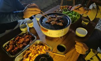Tashkurgan Spruce Qingshe Homestay