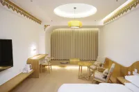 Chifeng Geer Hotel - Mountain view