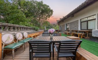 Huayinghuaxuan Art Homestay (Slender West Lake Scenic Area)