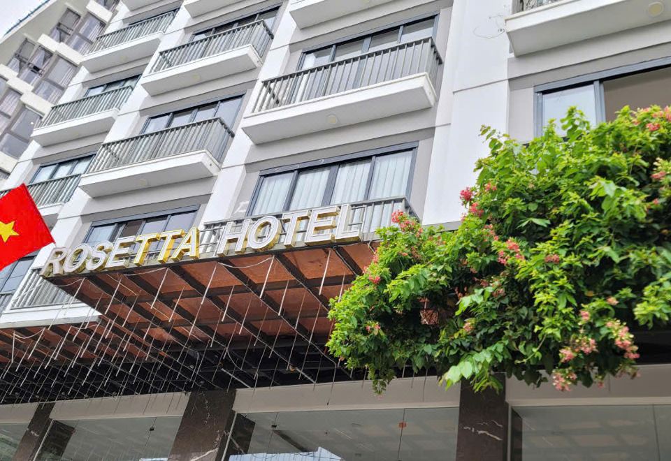 [로제타 호텔 객실의 깨끗한 내부 모습]