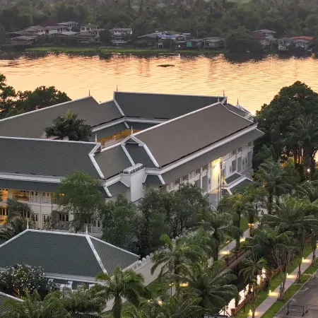 Kalanan Riverside Resort