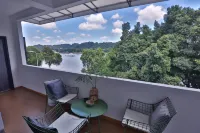 Leshan Futai Homestay (Zhanggong Bridge)