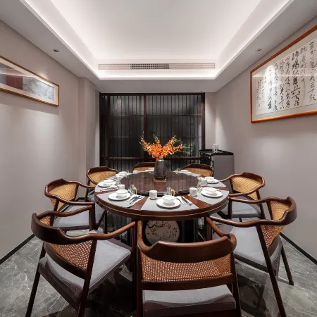 QIANNA HOTEL (Nanyang Tanghe Branch)