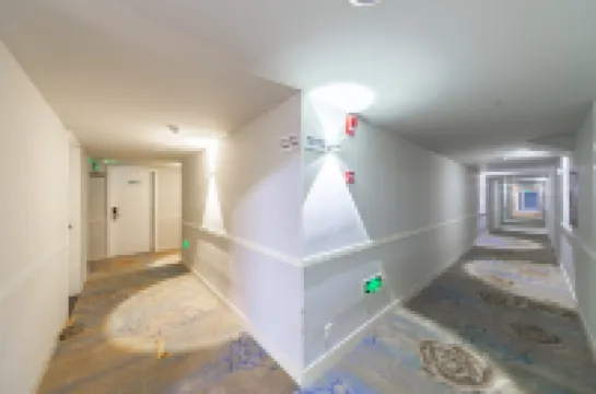 YIBAI HOTEL(Chengdu Chunxi Road store)