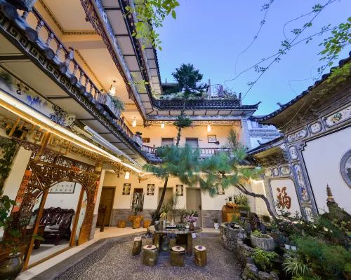 鴻林閣中国式旅館（大理古城南門） 大理市のホテル