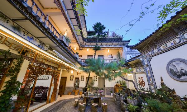 Honglinge Inn (Dali Ancient Town South Gate)