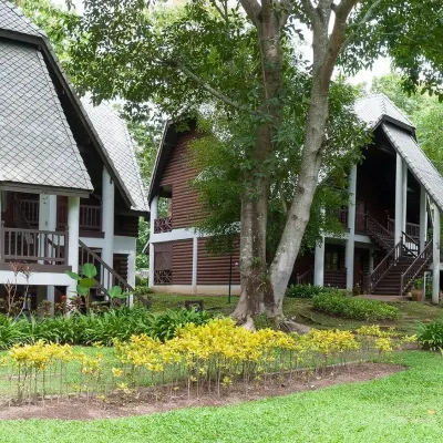 Royal Ping Garden & Resort Hotels near Sri Lanna National Park