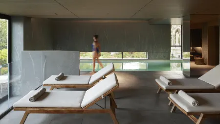 Domaine Reine Margot Paris Issy MGallery Collection Отели рядом с достопримечательностью «Museum of Playing Cards»