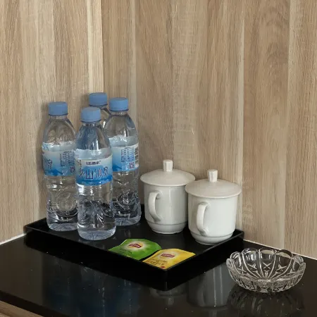 Ulanqab Yingshan Hotel (Jining South Railway Station)