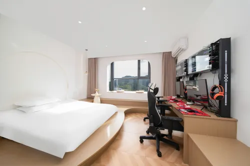 Luming · E-sports Boutique Stay (Wuyuan High-speed Railway Station) -  Gaming & Esports