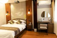 Luxi Qixi Bieyuan Homestay (Alu Ancient Cave Branch) - parking
