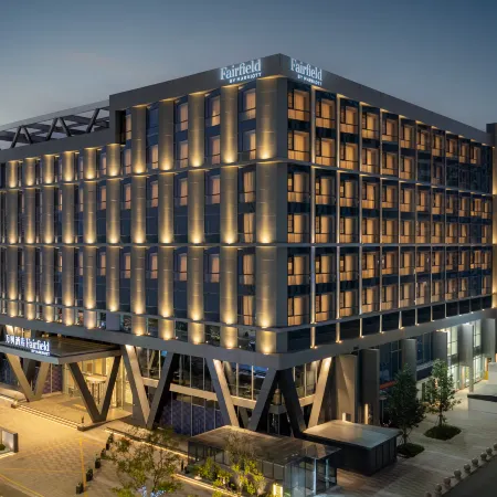 Fairfield by Marriott Yiwu Отели рядом с достопримечательностью «Улица Jiangdong»