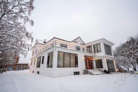 Jingshe Guesthouse Отели рядом с достопримечательностью «Yabuli Sightseeing Cable Car and World's No. 1 Slide»