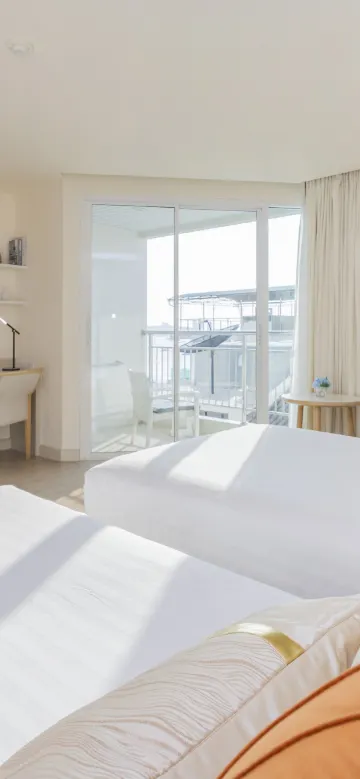 ห้องดีลักซ์เตียงคู่ วิวทะเล