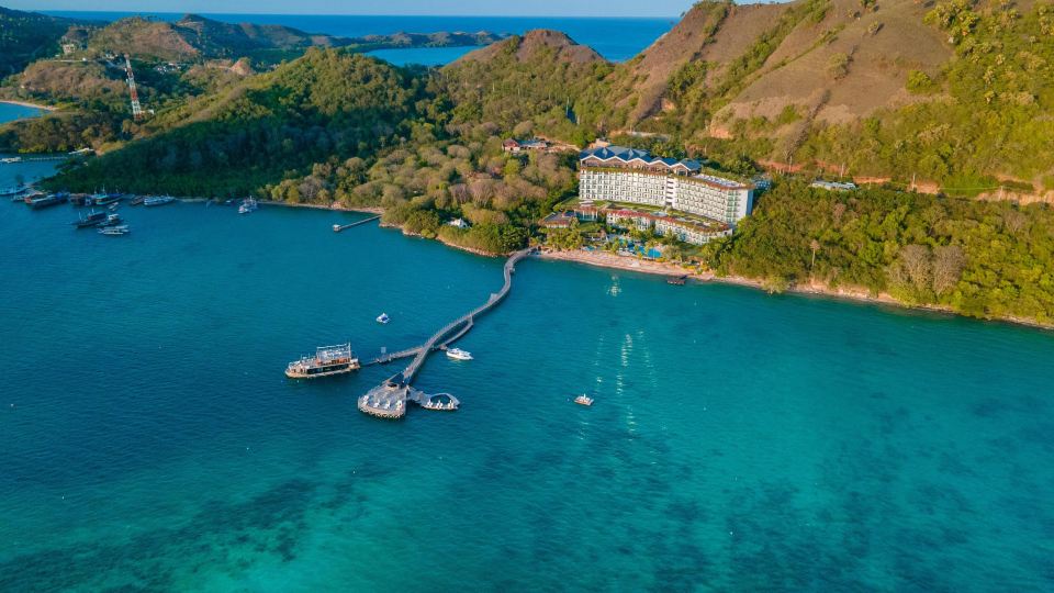 AYANA Komodo Waecicu Beach