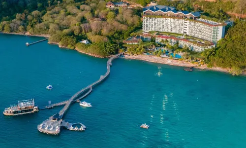 AYANA Komodo Waecicu Beach
