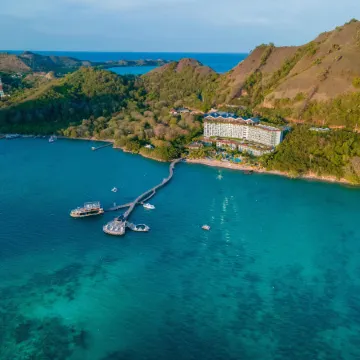 AYANA Komodo Waecicu Beach