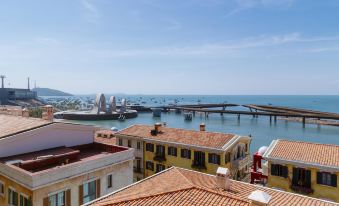 The Room Hotel Sunset Town