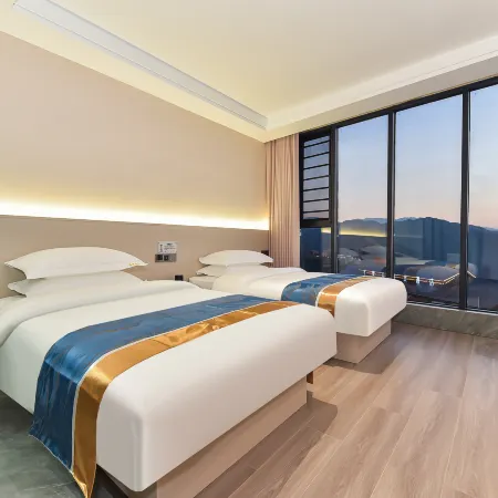Xiyue Xijiang Hotel (Qianhu Miaozhai West Gate Tourist Service Center)