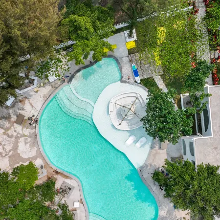 Dongxing City Wanwei golden Beach qulang resorts