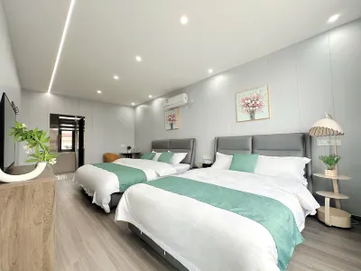 Fengwan Family Homestay Hotel dekat Call-Officers-roll Platform