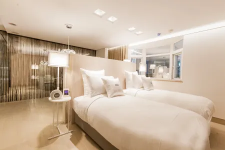 Six Star Motel Taoyuan Отели рядом со станцией Ж/д вокзал Taoyuan