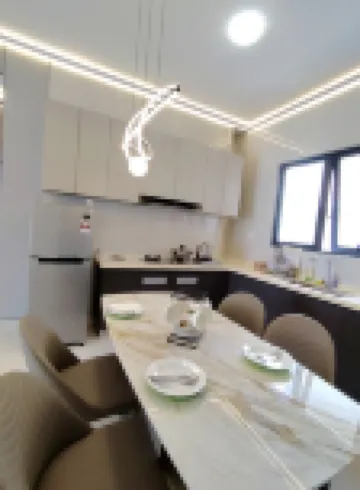 Deluxe 3 Bed 3 Bath Apartment