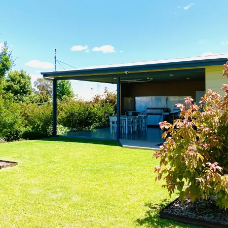 Eastend Studio Apartments
