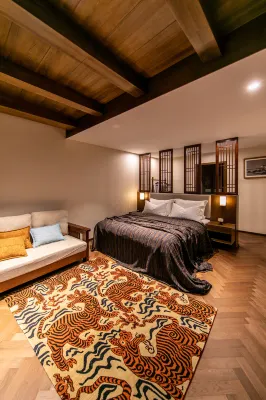Zanya Shihua Yayuan Light Luxury Homestay (Shangri-La Bus Station Branch) Отели в г. Пассажирская станция Шангри-Ла