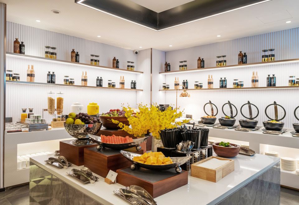 홈 인 플러스 호텔