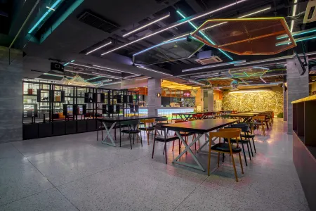 YangZhou HuaiZuo Hotel (Wanda Plaza) Отели рядом с достопримечательностью «Guazhou Gudu Scenic Area»