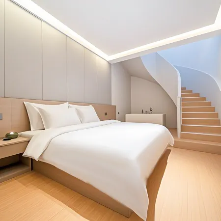Elong Anyun Hotel (Luoyang Baolong Square Longmen High-Speed Railway Station)