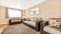 Exclusive 3 bedroom House near Manor House! 住宿飯店