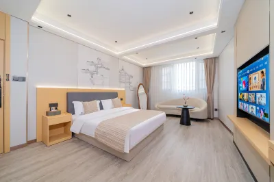 Xingyun Homestay (Foshan Qinghui Garden Huagai Road Pedestrian Street) Hotel in zona Zhuyuan