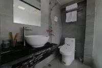 Dream Hotel (Zhangjiajie Tianmen Mountain Cableway Railway Station)