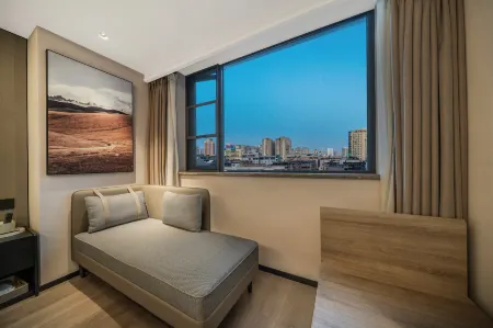 Atour Hotel IFS Chunxi Road Chengdu Отели рядом с достопримечательностью «Chengdu Research Base of Giant Panda Breeding»