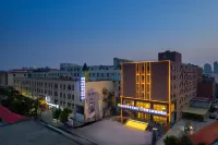 GreenTree Inn Express Hotel (Shandong International Convention and Exhibition Center Qilu Tea City) Hotels in Jinan