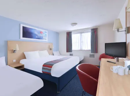 Travelodge Hotel - Halifax Отели в г. Сауэрби Бридж